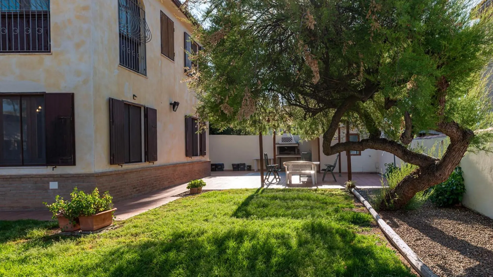 בית נופש Quartu SantʼElena Villa Giuliana